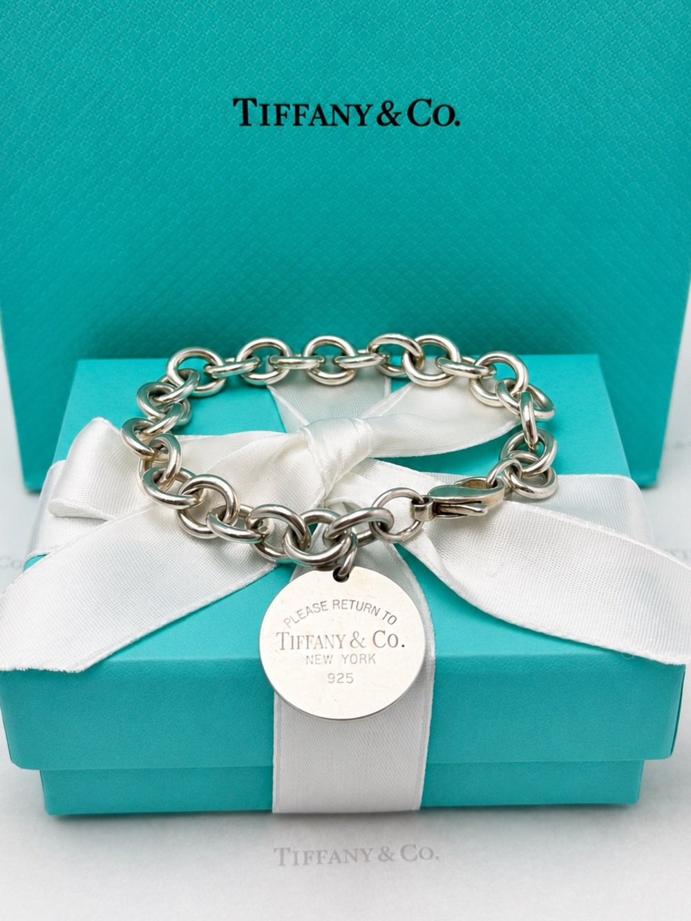 Tiffany & Co. Return to Tiffany Circle Tag Charm Bracelet Sterling Silver Gift